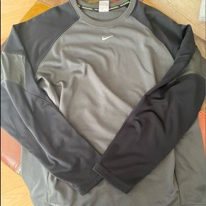 Nike Therma-Fit pullover 🖤